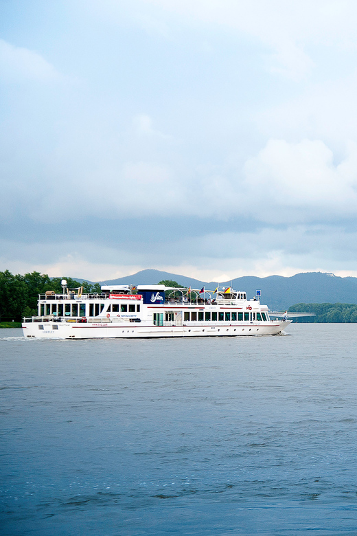 Bonn: Evening Sightseeing Cruise on the Rhine River - The first stretch: Bonn Opera House and Alter Zoll