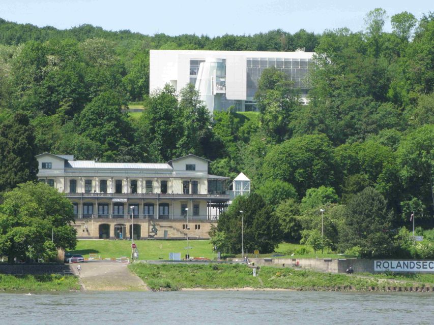 Bonn Regio WelcomeCard with Guidebook - Food discounts that can shape a break