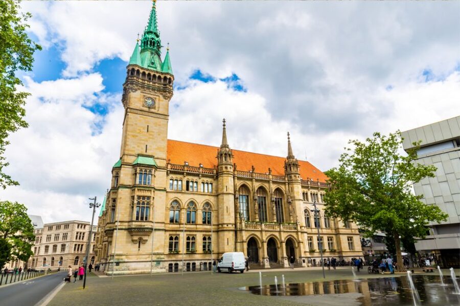 Braunschweig: Scavenger Hunt Self-Guided Walking Tour - A stop at Jakobs-Kemenate