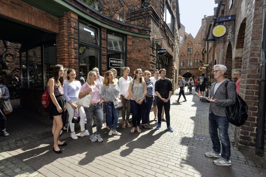 Bremen: City Center Guided Walking Tour - Pace, terrain, and weather