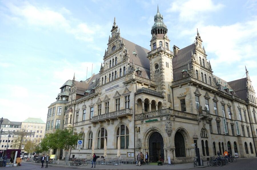 Bremen: Outdoor Escape Game in the Old Town - Reading Bremen through clues and codes