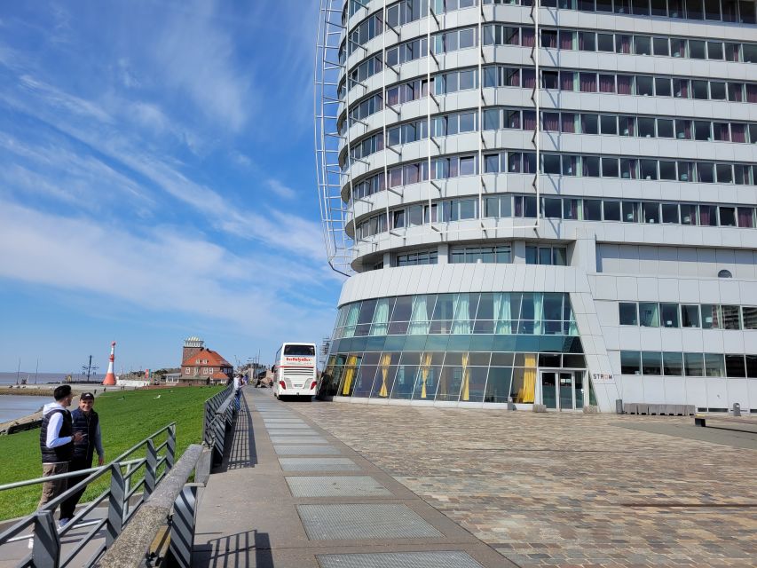 Bremerhaven: Harbor Bus Tour - Havenwelten and the working harbor