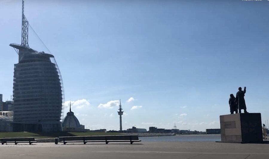 Bremerhaven: Sailor's yarn, legends and sea walking tour - Walking beside the Haven area