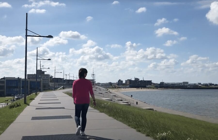 Bremerhaven: Sailor's yarn, legends and sea walking tour - The real stories: insurance fraud and London murders