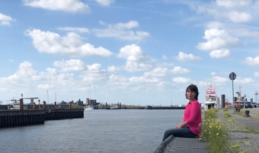 Bremerhaven: Sailor's yarn, legends and sea walking tour - Ghost ships, goblins, and the fairytale harbor