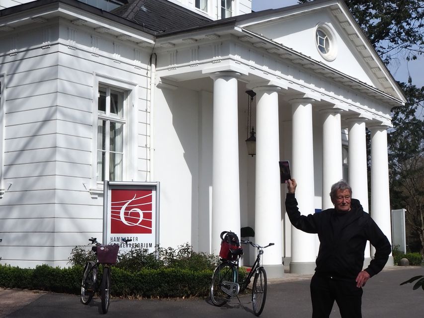 Celebs, Waterfronts and Nature Cycle Tour - Key points at a glance