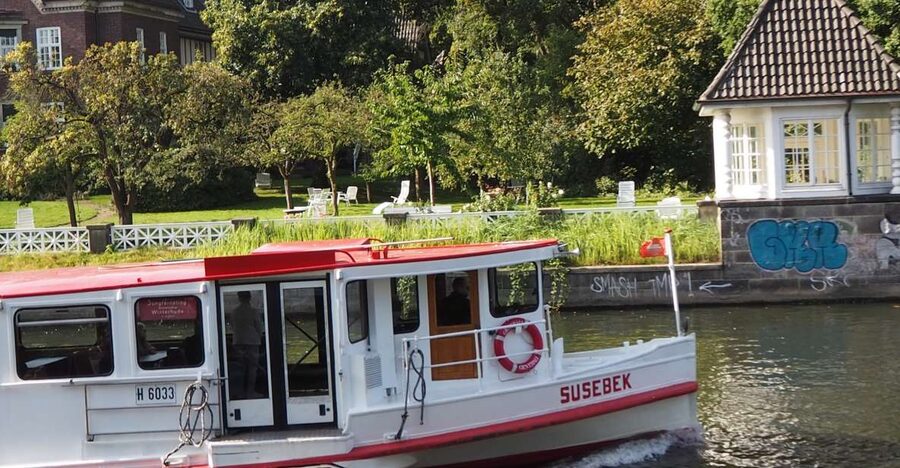 Celebs, Waterfronts and Nature Cycle Tour - Why Hamburg’s Alster works so well by bicycle
