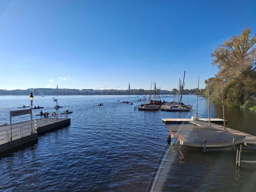 Celebs, Waterfronts and Nature Cycle Tour - Starting at Schlüterstraße 11