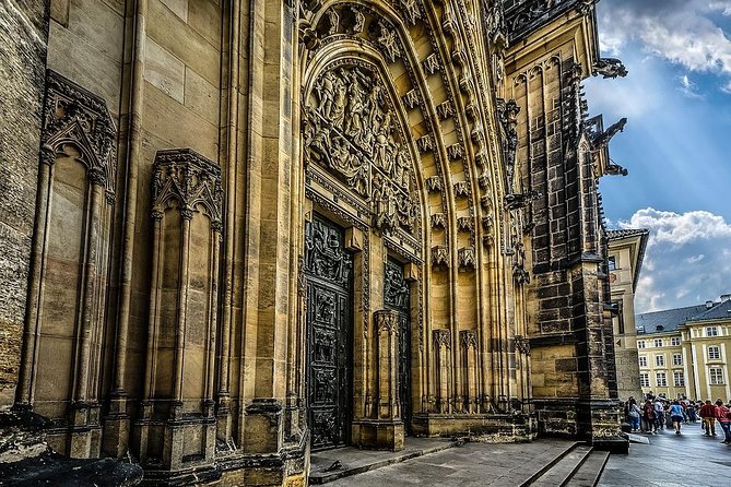 Central and Eastern Europe Highlights 7-Day Tour from Frankfurt - Mondsee and Munich: a lighter day with a German finish