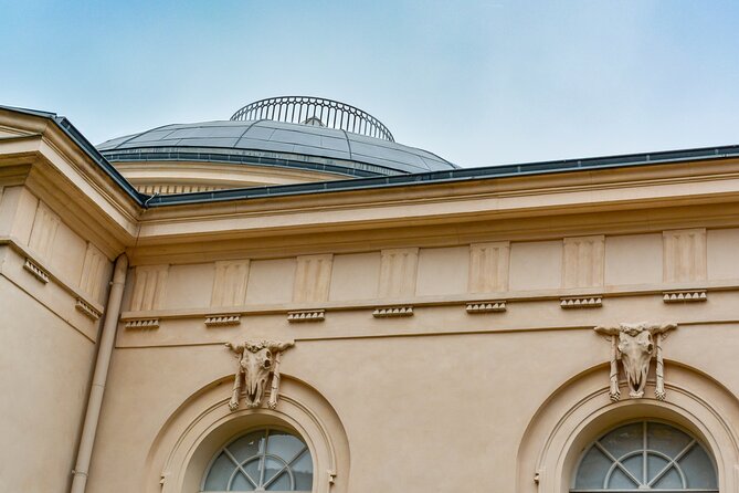 Charité Hospital Walking Tour: Exploring Berlin’s Medical History - Humboldthafen and the Cold War escape stories