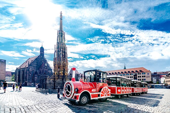 City tour through Nuremberg with the little train - Christmas tour - Hallplatz is the Christmas-season starting point