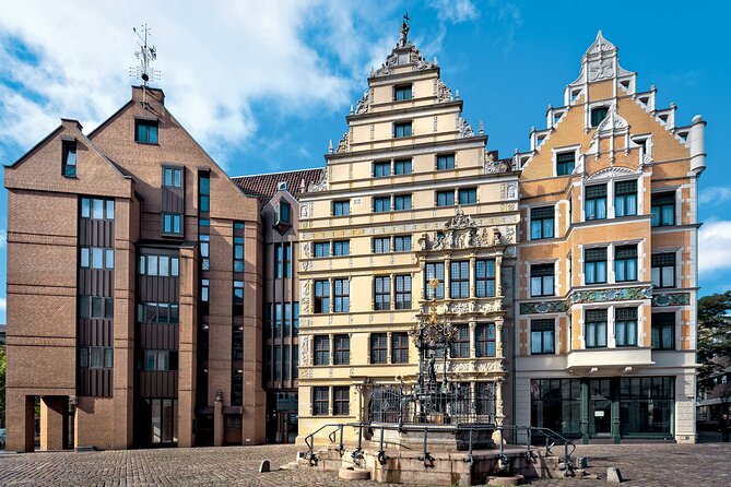City walk through Hanover - Meeting at Ernst-August-Platz