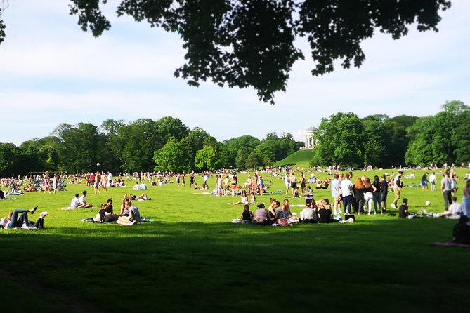 Classic Mike's Bike Tour daily @ 11.30 incl Beer Garden & Surfers - Along the Isar to the Friedensengel