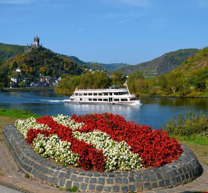 Cochem: Panorama-Schiff-Tour 1 Stunde bis Ernst und zurück - Why a boat gives you Cochem’s best angle