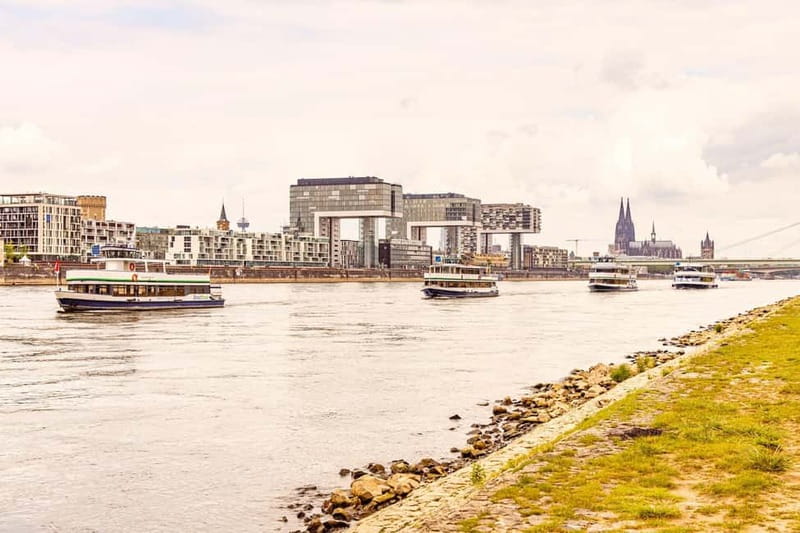 Cologne: 1-hour Rhine Cruise in Cologne - The cathedral and Old Town from the river