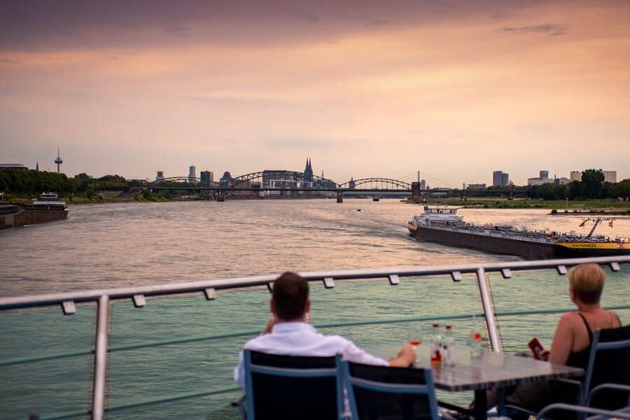 Cologne: 2-Hour Evening Cruise on the Rhine River - Why an evening cruise works so well in Cologne