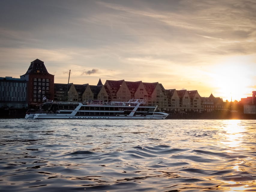 Cologne: 2-Hour Evening Cruise on the Rhine River - A return trip with room to change your view