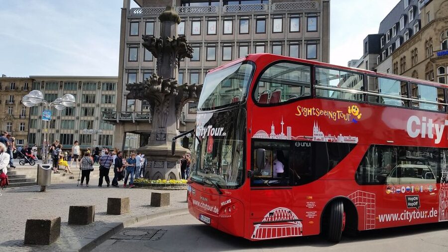 Cologne: 24h Hop-On Hop-Off Sightseeing Bus Ticket - Lanxess Arena and Odysseum