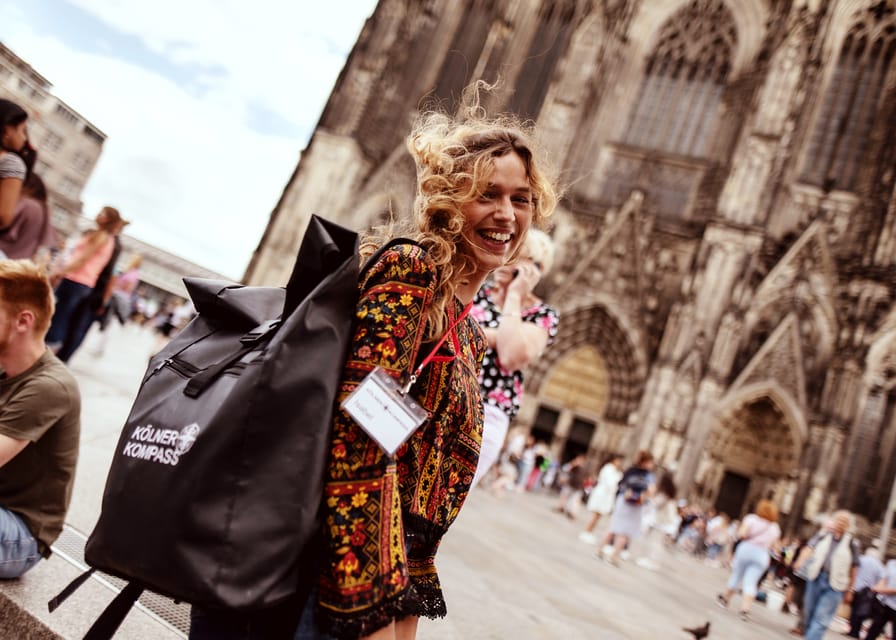 Cologne: Brewery Tour with 3 Kölsch Beer Tastings - Walking through the old town