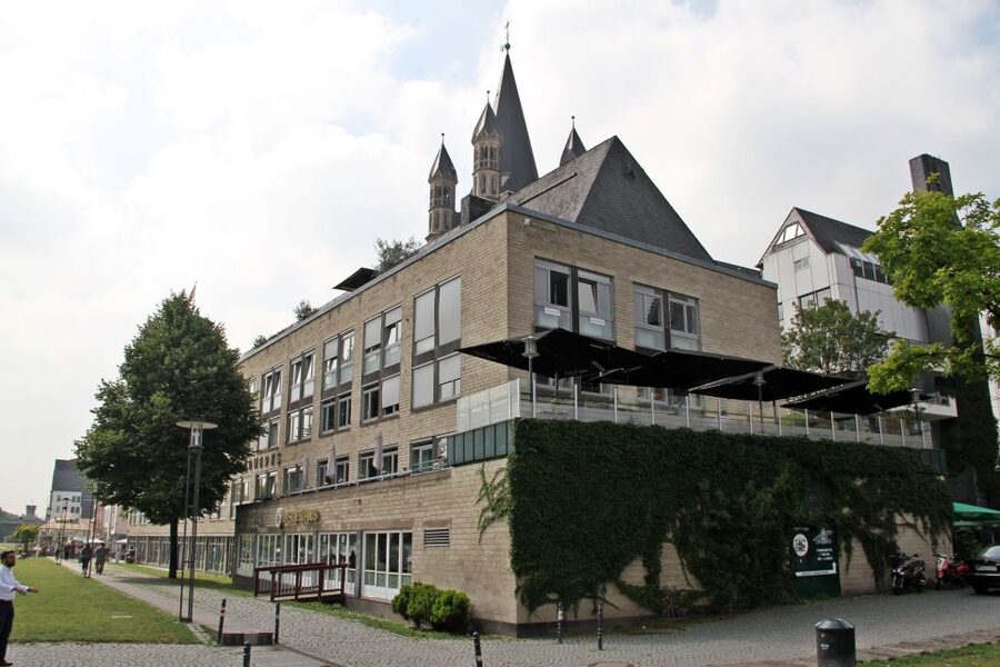 Cologne: Brewery Tour with Beer Tasting and Halven Hahn - Four pubs, four Kölsch tastes