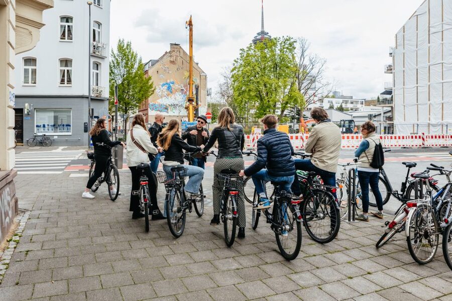 Cologne: Ehrenfeld Street Art Bike Tour - The 20-minute break in Ehrenfeld