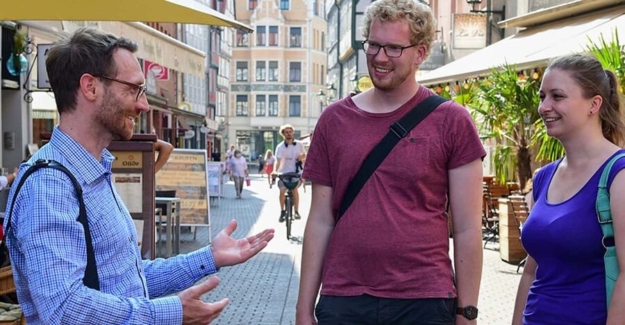 Cologne: entertaining guided tour to old town highlights - Key points at a glance