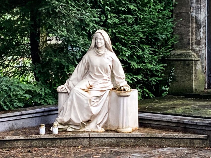 Cologne: Guided Tour of Melatenfriedhof - How the Guide Shapes the Experience
