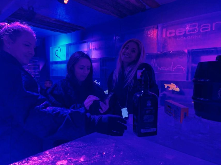 Cologne: IceBar Entry Ticket with Drinks - Your first drink in the warm bar