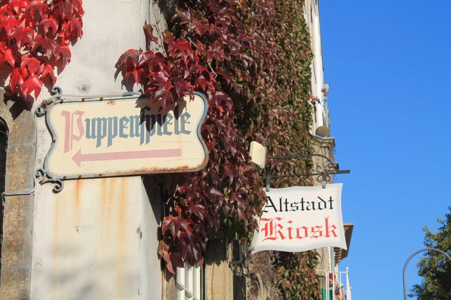 Cologne: Kölsche Highlights-/Altstadt Tour in German - Starting beside the Cathedral at Kreuzblume