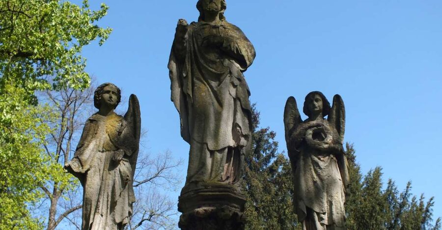Cologne: Melaten Cemetery Life, Love and Death Tour - Meeting your guide on Aachener Straße