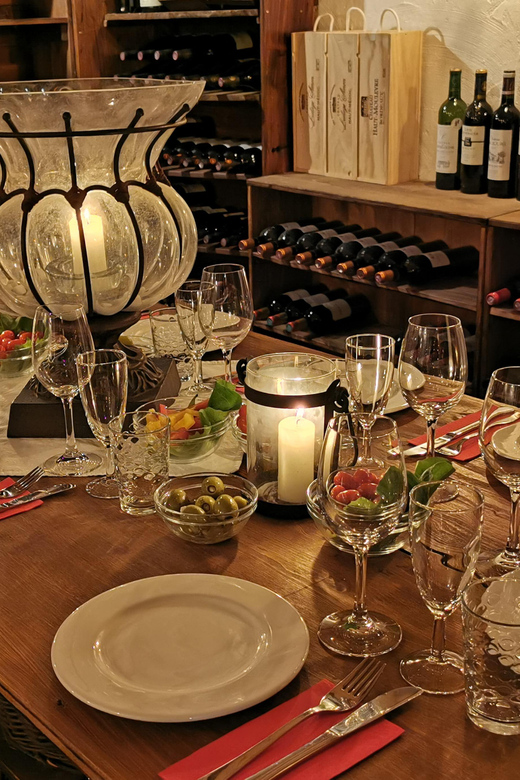 Cologne-Nippes: Gourmet wine tasting with cheese platter - Key points at a glance