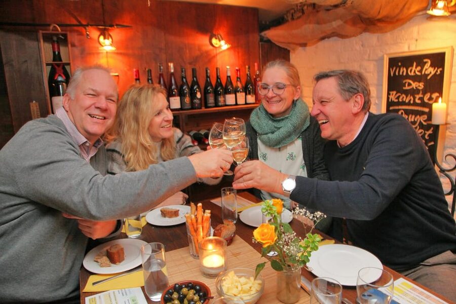 Cologne-Nippes: Gourmet wine tasting with cheese platter - Getting to Mauenheimer Straße 129
