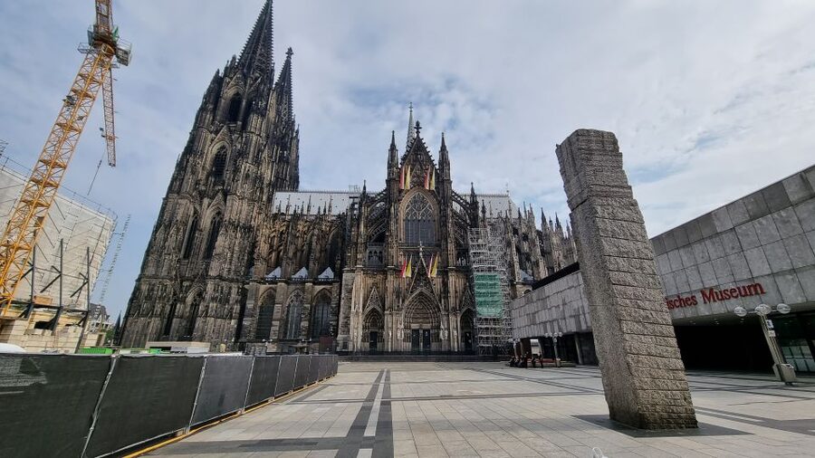 Cologne: Old City Guided Walking Tour - What the guide adds to the experience