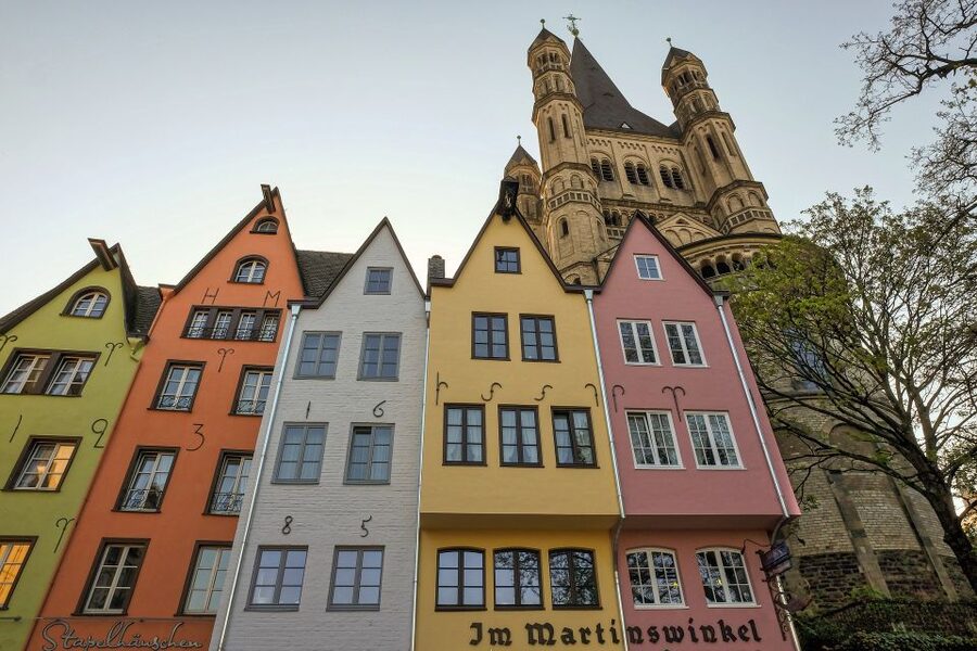 Cologne: Old Town Highlights Walking Tour - Along the Rhine to Cologne’s Romanesque church