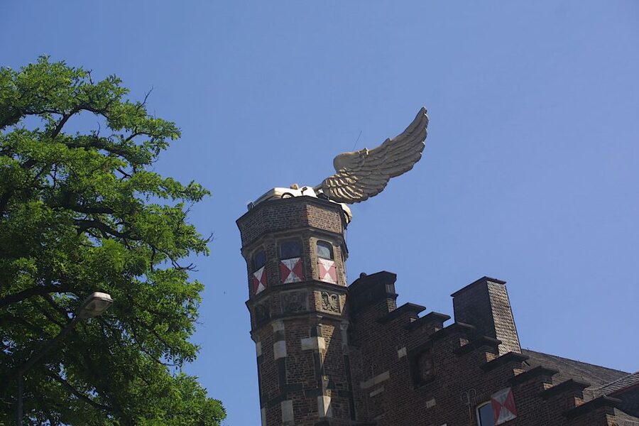 Cologne: Old Town Historical Walking Tour with GEO Epoche - Weather, comfort, and the walking pace