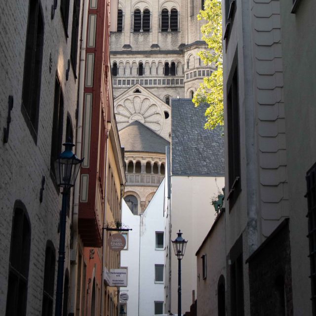 Cologne: Old Town Walking Tour inkl Brewery Visit - Weather, walking, and access