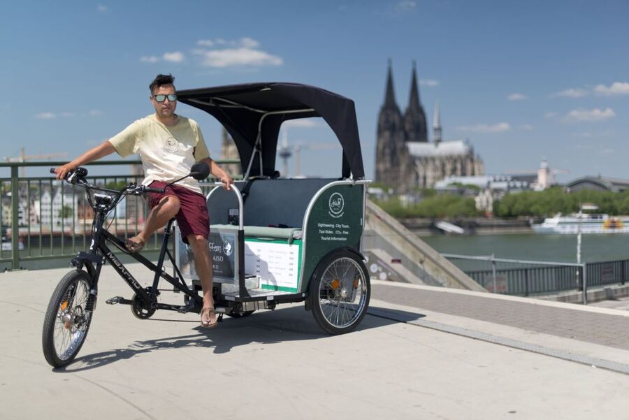 Cologne: Private Rickshaw Tour - Farina Duftmuseum and the story of eau de Cologne