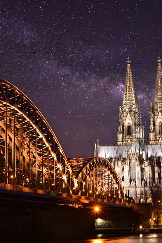 Cologne: Rhine River Winter Cruise with Festive Music - Groß St. Martin and the old riverfront