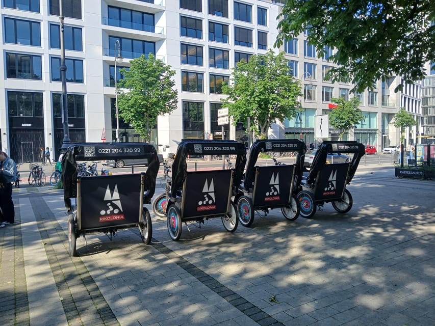 Cologne: Rickshaw Sightseeing Tour - Old Town streets and small corners