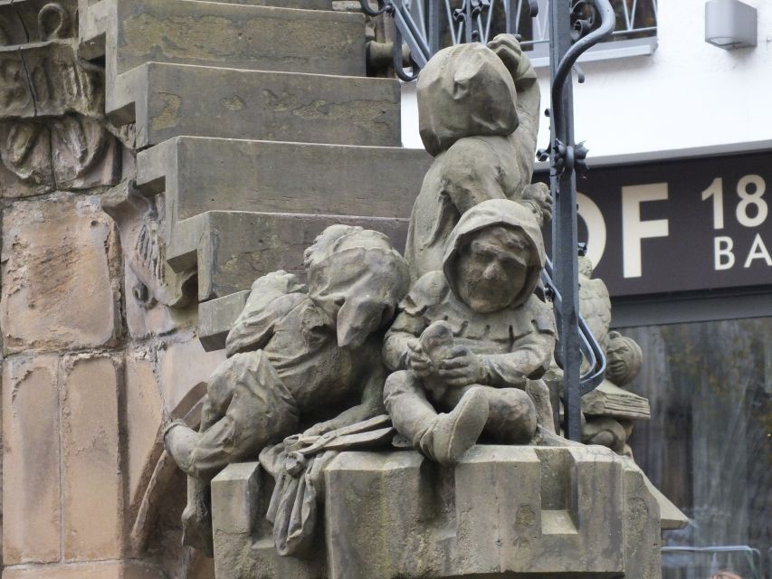 Cologne: Sagen- und Histörchentour in German - Walking the Old Town Toward the Rhine