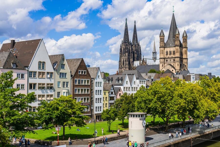 Cologne: Scavenger Hunt Self-Guided Tour - Old Market, Town Hall, and Gürzenich