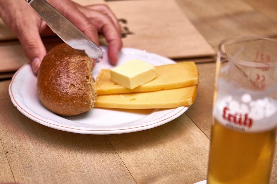 Cologne: Südstadt Guided Foodie Walking Tour - What the three-hour pace feels like