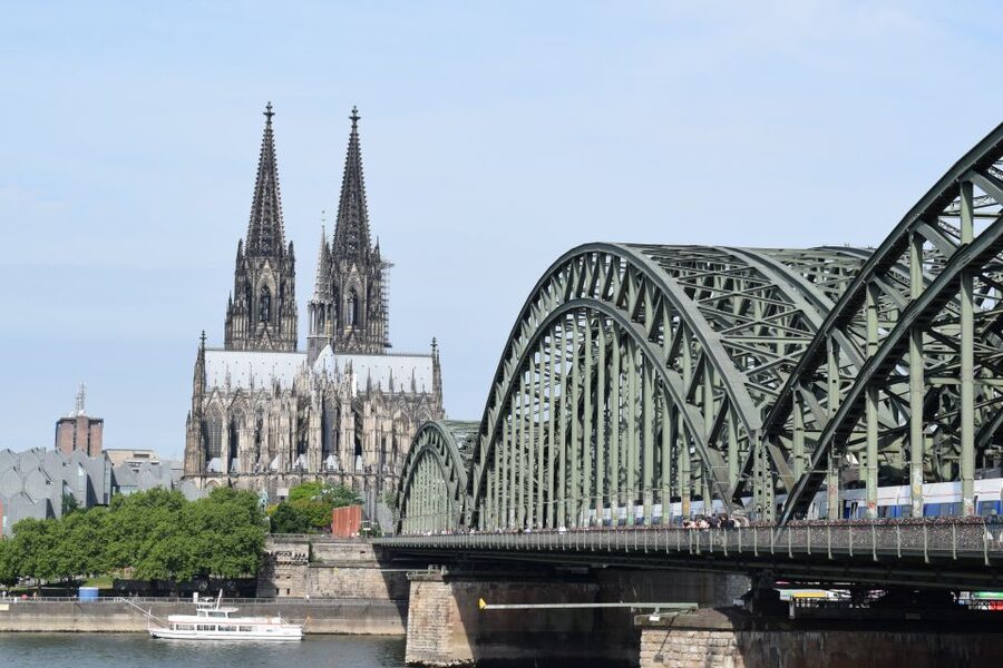 Cologne: The Dark Side of the City Walking Tour - Robber chiefs, kidnappers, and the people behind the stories