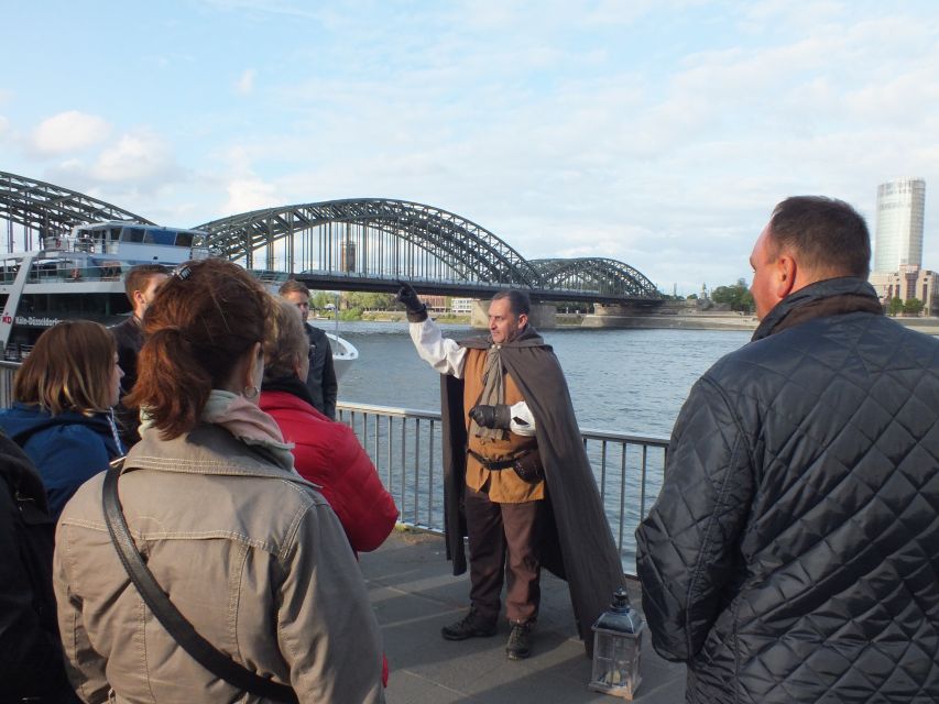 Cologne: The Night Watchman Old Town Walking Tour in German - Why the 90-Minute Length Works