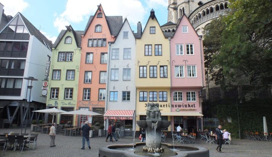 Cologne: The Night Watchman Old Town Walking Tour in German - Accessibility, Weather, and Comfort
