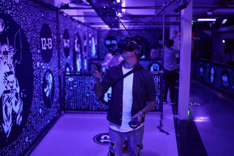 Cologne: Virtual escape game adventure at 7th Space - Best uses for families, parties, and team events