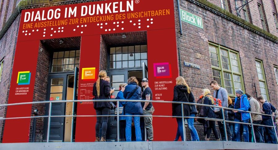Dialog im Dunkeln (Dialogue in the Dark) - Finishing at the Dark Bar