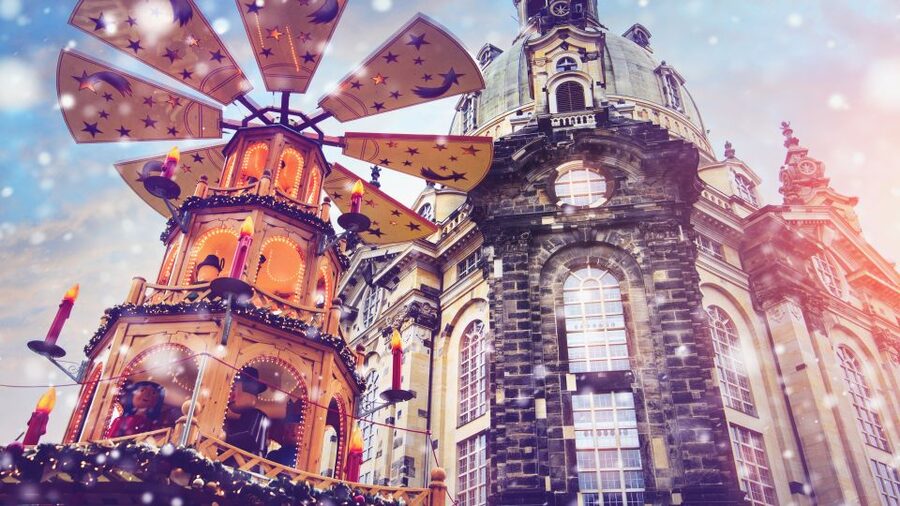 Dresden: Christmas Sightseeing Tour with a 'Pflaumentoffel' - The Anno-1900 market near the Frauenkirche