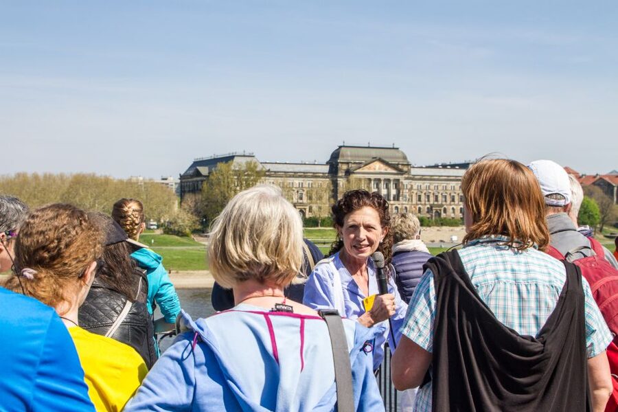 Dresden: Complete Walking Tour with Frauenkirche Visit - Schlossplatz, the Hofkirche, and Dresden’s royal center