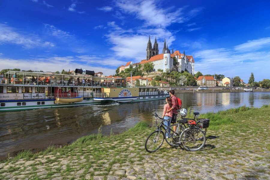 Dresden: Elbe River Cruise to Meissen - Approaching Meissen by river